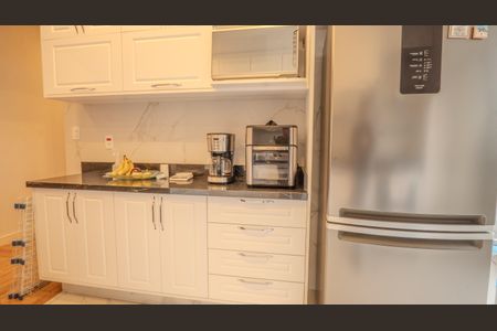 Apartamento à venda com 189m², 3 quartos e 2 vagas Apartamento à venda com 189m², 3 quartos e 2 vagasCozinha - Armários