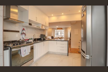 Apartamento à venda com 189m², 3 quartos e 2 vagas Apartamento à venda com 189m², 3 quartos e 2 vagasCozinha