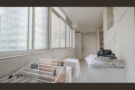 Apartamento à venda com 189m², 3 quartos e 2 vagas Apartamento à venda com 189m², 3 quartos e 2 vagasÁrea de Serviço