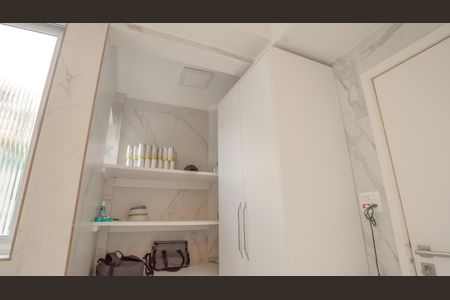 Apartamento à venda com 189m², 3 quartos e 2 vagas Apartamento à venda com 189m², 3 quartos e 2 vagasÁrea de Serviço