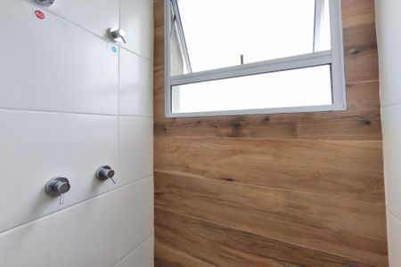 Apartamento à venda com 56m², 2 quartos e 1 vaga Apartamento à venda com 56m², 2 quartos e 1 vagaBanheiro Suíte