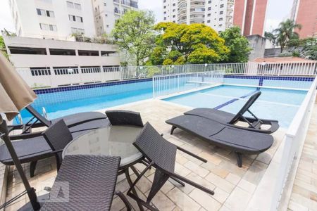 Apartamento à venda com 93m², 2 quartos e 2 vagas Apartamento à venda com 93m², 2 quartos e 2 vagasÁrea comum - Piscina