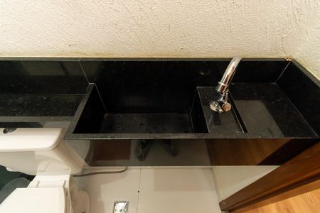 Casa de condomínio à venda com 112m², 3 quartos e 3 vagas Casa de condomínio à venda com 112m², 3 quartos e 3 vagasBanheiro 2