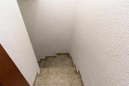 Casa de condomínio à venda com 112m², 3 quartos e 3 vagas Casa de condomínio à venda com 112m², 3 quartos e 3 vagasEscada