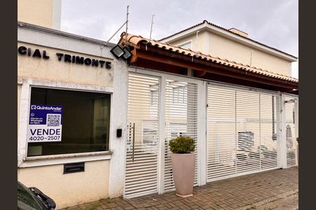 Casa de condomínio à venda com 112m², 3 quartos e 3 vagas Casa de condomínio à venda com 112m², 3 quartos e 3 vagasFachada