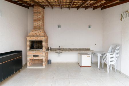 Casa de condomínio à venda com 112m², 3 quartos e 3 vagas Casa de condomínio à venda com 112m², 3 quartos e 3 vagasÁrea comum - Churrasqueira