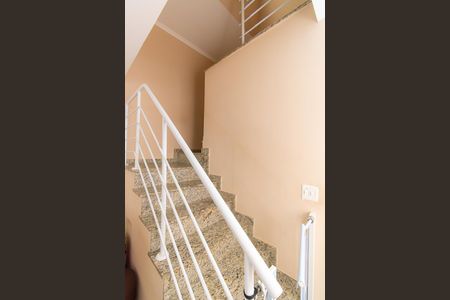 Casa de condomínio à venda com 112m², 3 quartos e 3 vagas Casa de condomínio à venda com 112m², 3 quartos e 3 vagasEscada