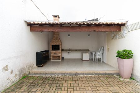 Casa de condomínio à venda com 112m², 3 quartos e 3 vagas Casa de condomínio à venda com 112m², 3 quartos e 3 vagasÁrea comum - Churrasqueira