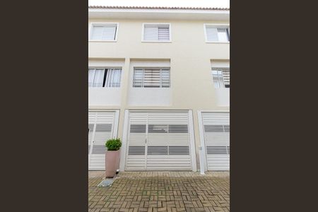 Casa de condomínio à venda com 112m², 3 quartos e 3 vagas Casa de condomínio à venda com 112m², 3 quartos e 3 vagasFachada