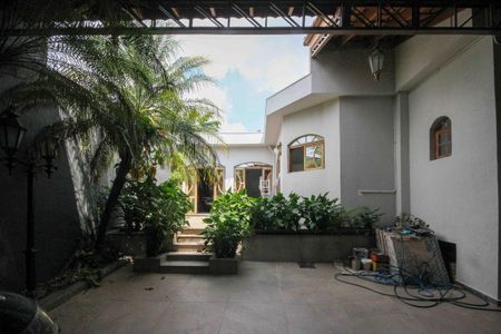 Casa para alugar com 285m², 3 quartos e 3 vagas Casa para alugar com 285m², 3 quartos e 3 vagasQuintal