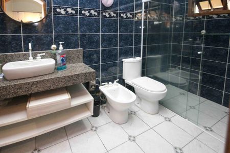 Casa para alugar com 285m², 3 quartos e 3 vagas Casa para alugar com 285m², 3 quartos e 3 vagasBanheiro da Suite 03