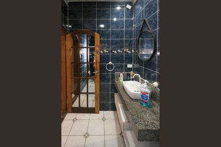 Casa para alugar com 285m², 3 quartos e 3 vagas Casa para alugar com 285m², 3 quartos e 3 vagasBanheiro da Suite 03