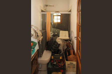 Casa para alugar com 285m², 3 quartos e 3 vagas Casa para alugar com 285m², 3 quartos e 3 vagasBanheiro da Suite 02