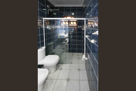 Casa para alugar com 285m², 3 quartos e 3 vagas Casa para alugar com 285m², 3 quartos e 3 vagasBanheiro da Suite 03