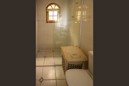 Casa para alugar com 285m², 3 quartos e 3 vagas Casa para alugar com 285m², 3 quartos e 3 vagasBanheiiro da Suite 01