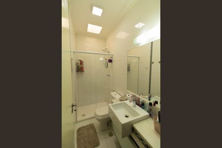 Casa à venda com 100m², 2 quartos e 2 vagas Casa à venda com 100m², 2 quartos e 2 vagasBanheiro da Suíte 2