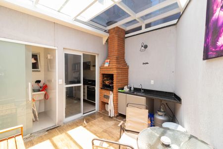 Casa à venda com 100m², 2 quartos e 2 vagas Casa à venda com 100m², 2 quartos e 2 vagasÁrea comum - Churrasqueira