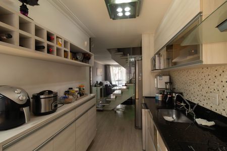 Casa à venda com 100m², 2 quartos e 2 vagas Casa à venda com 100m², 2 quartos e 2 vagasCozinha