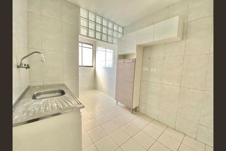 Cozinha de apartamento para alugar com 2 quartos, 59m² em Guaianases, São Paulo