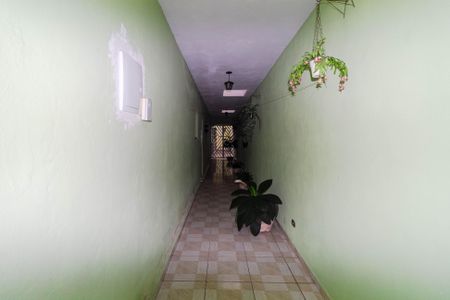 Casa para alugar com 150m², 3 quartos e 2 vagasCorredor externo