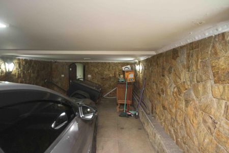 Casa para alugar com 215m², 2 quartos e 3 vagas Casa para alugar com 215m², 2 quartos e 3 vagasGaragem