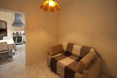 Casa para alugar com 215m², 2 quartos e 3 vagas Casa para alugar com 215m², 2 quartos e 3 vagasHall