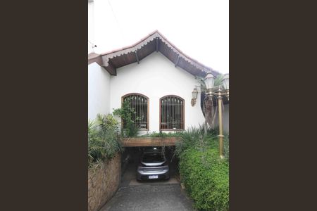 Casa para alugar com 215m², 2 quartos e 3 vagas Casa para alugar com 215m², 2 quartos e 3 vagasFrente da Casa