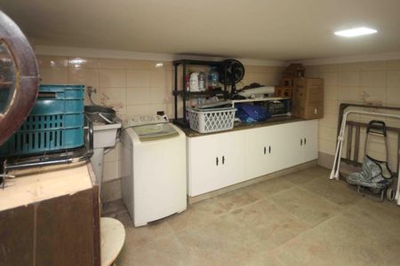 Casa para alugar com 215m², 2 quartos e 3 vagas Casa para alugar com 215m², 2 quartos e 3 vagasÁrea de Serviço