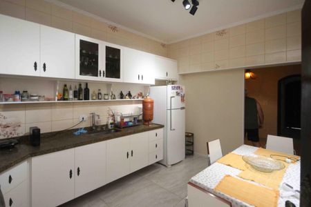 Casa para alugar com 215m², 2 quartos e 3 vagas Casa para alugar com 215m², 2 quartos e 3 vagasCozinha