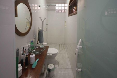 Casa para alugar com 215m², 2 quartos e 3 vagas Casa para alugar com 215m², 2 quartos e 3 vagasBanheiro da Suite