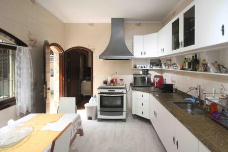 Casa para alugar com 215m², 2 quartos e 3 vagas Casa para alugar com 215m², 2 quartos e 3 vagasCozinha