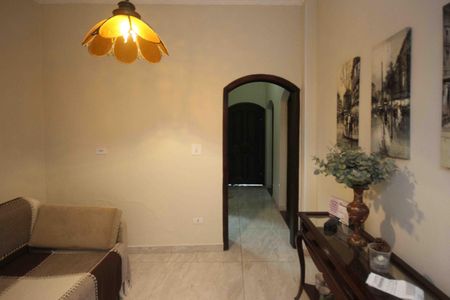 Casa para alugar com 215m², 2 quartos e 3 vagas Casa para alugar com 215m², 2 quartos e 3 vagasHall