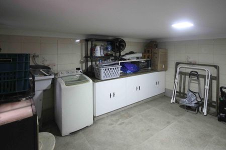 Casa para alugar com 215m², 2 quartos e 3 vagas Casa para alugar com 215m², 2 quartos e 3 vagasÁrea de Serviço