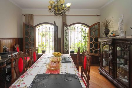 Casa para alugar com 215m², 2 quartos e 3 vagas Casa para alugar com 215m², 2 quartos e 3 vagasSala de Jantar