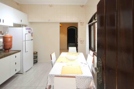 Casa para alugar com 215m², 2 quartos e 3 vagas Casa para alugar com 215m², 2 quartos e 3 vagasCozinha