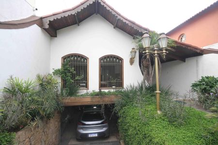 Casa para alugar com 215m², 2 quartos e 3 vagas Casa para alugar com 215m², 2 quartos e 3 vagasFrente da Casa