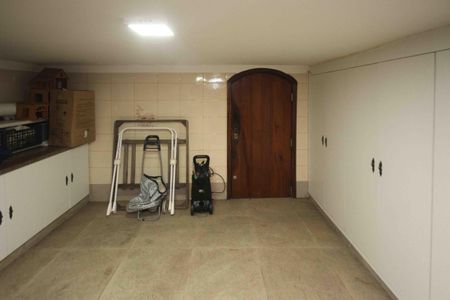 Casa para alugar com 215m², 2 quartos e 3 vagas Casa para alugar com 215m², 2 quartos e 3 vagasÁrea de Serviço