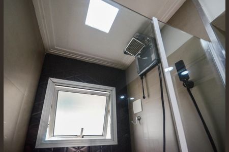 Apartamento à venda com 55m², 2 quartos e 1 vaga Apartamento à venda com 55m², 2 quartos e 1 vagaBanheiro