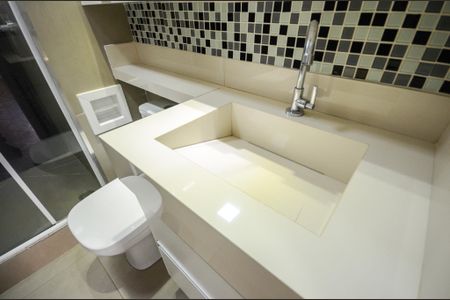 Apartamento à venda com 55m², 2 quartos e 1 vaga Apartamento à venda com 55m², 2 quartos e 1 vagaBanheiro