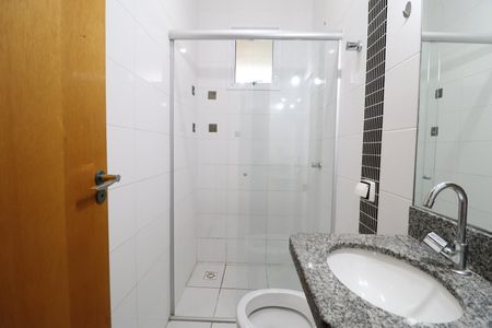 Apartamento para alugar com 57m², 2 quartos e 1 vagaBanheiro do Quarto 2