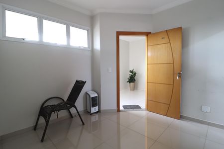 Sala de apartamento para alugar com 2 quartos, 57m² em Santa Mônica, Uberlândia