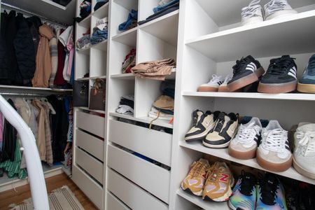 Casa para alugar com 150m², 3 quartos e 4 vagas Casa para alugar com 150m², 3 quartos e 4 vagasCloset da suíte 2