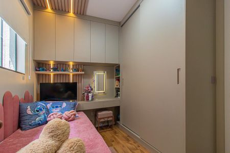 Quarto 1 Suite de casa para alugar com 2 quartos, 150m² em Xaxim, Curitiba