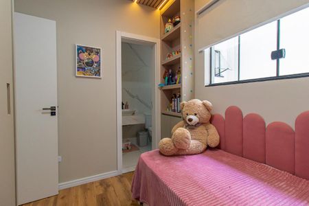 Quarto 1 Suite de casa para alugar com 2 quartos, 150m² em Xaxim, Curitiba