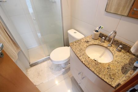 Apartamento à venda com 78m², 2 quartos e 1 vagaBanheiro da suíte