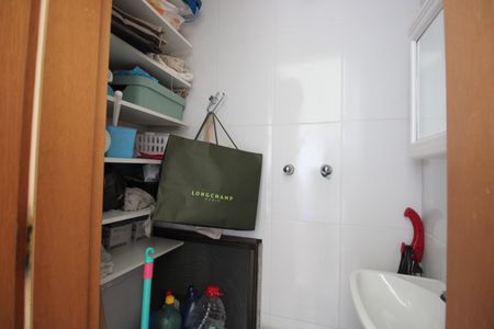 Apartamento à venda com 78m², 2 quartos e 1 vagaÁrea de serviço - Banheiro/despensa 