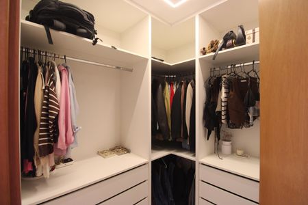 Apartamento à venda com 78m², 2 quartos e 1 vagaSuíte - Closet