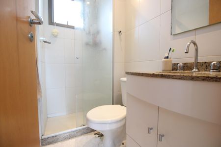 Apartamento à venda com 78m², 2 quartos e 1 vagaBanheiro da suíte