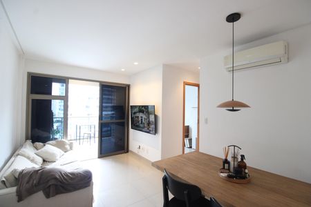 Sala de apartamento para alugar com 2 quartos, 78m² em Barra Olímpica, Rio de Janeiro