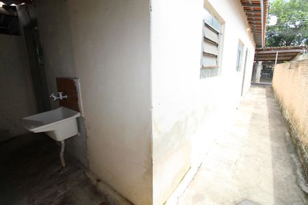 Casa para alugar com 60m², 1 quarto e 1 vagaÁrea de Serviço